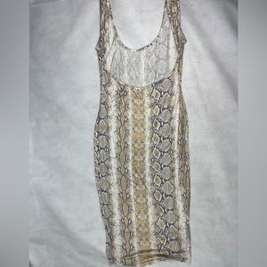 𝐒𝐍𝐀𝐊𝐄 𝐒𝐊𝐈𝐍 𝐁𝐀𝐂𝐊𝐋𝐄𝐒𝐒 𝐃𝐑𝐄𝐒𝐒